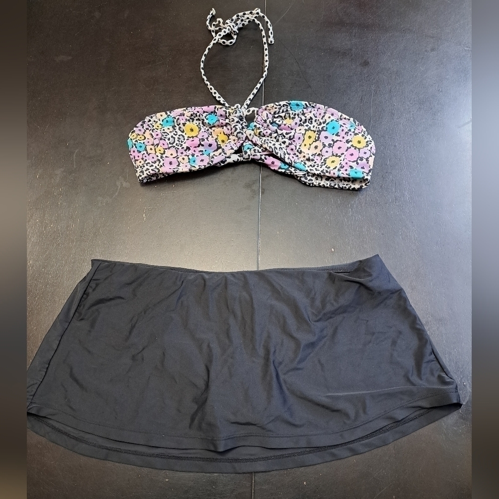 Island Waves Two Piece Swim Suit Size 6